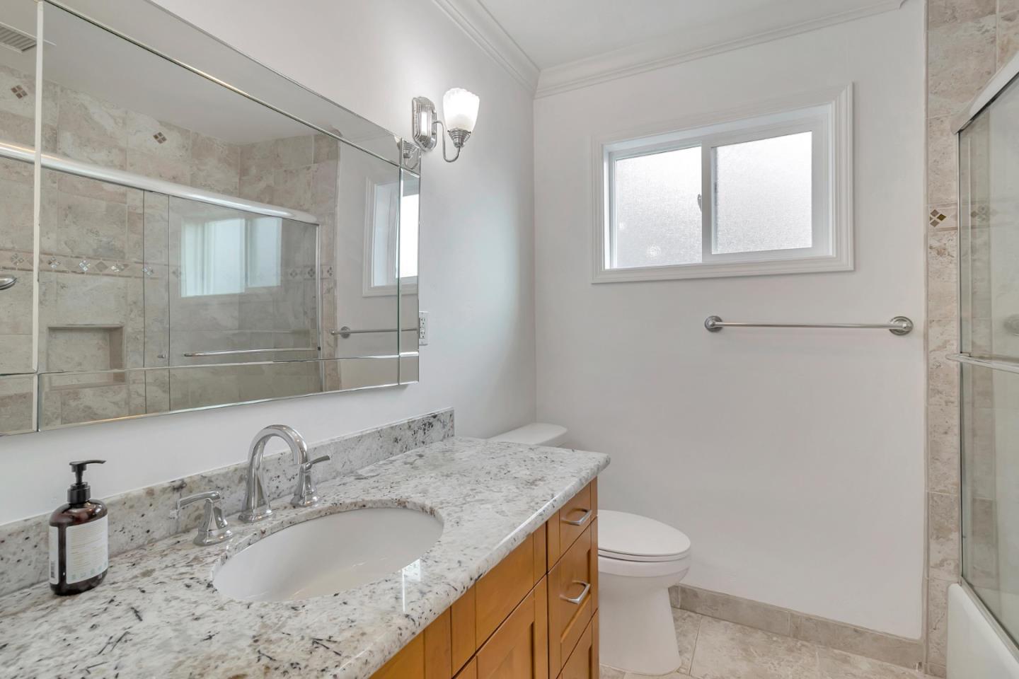 Detail Gallery Image 29 of 44 For 123 Dunsmuir Way, Menlo Park,  CA 94025 - 3 Beds | 2 Baths