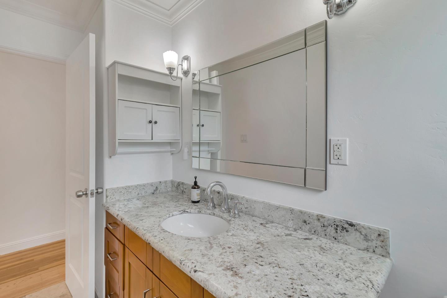 Detail Gallery Image 30 of 44 For 123 Dunsmuir Way, Menlo Park,  CA 94025 - 3 Beds | 2 Baths