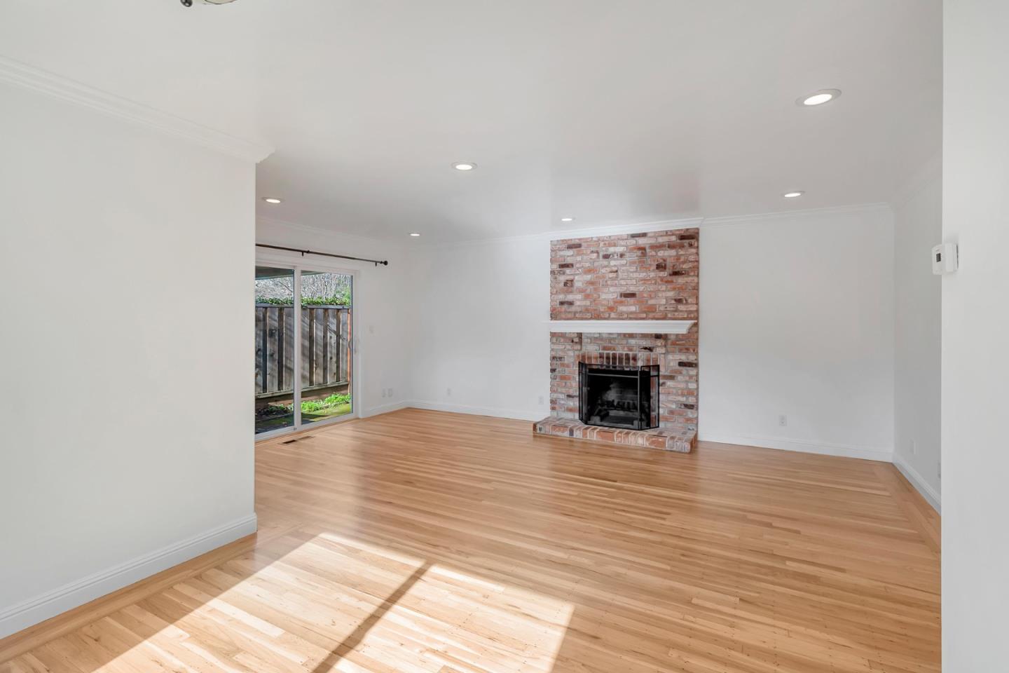 Detail Gallery Image 8 of 44 For 123 Dunsmuir Way, Menlo Park,  CA 94025 - 3 Beds | 2 Baths