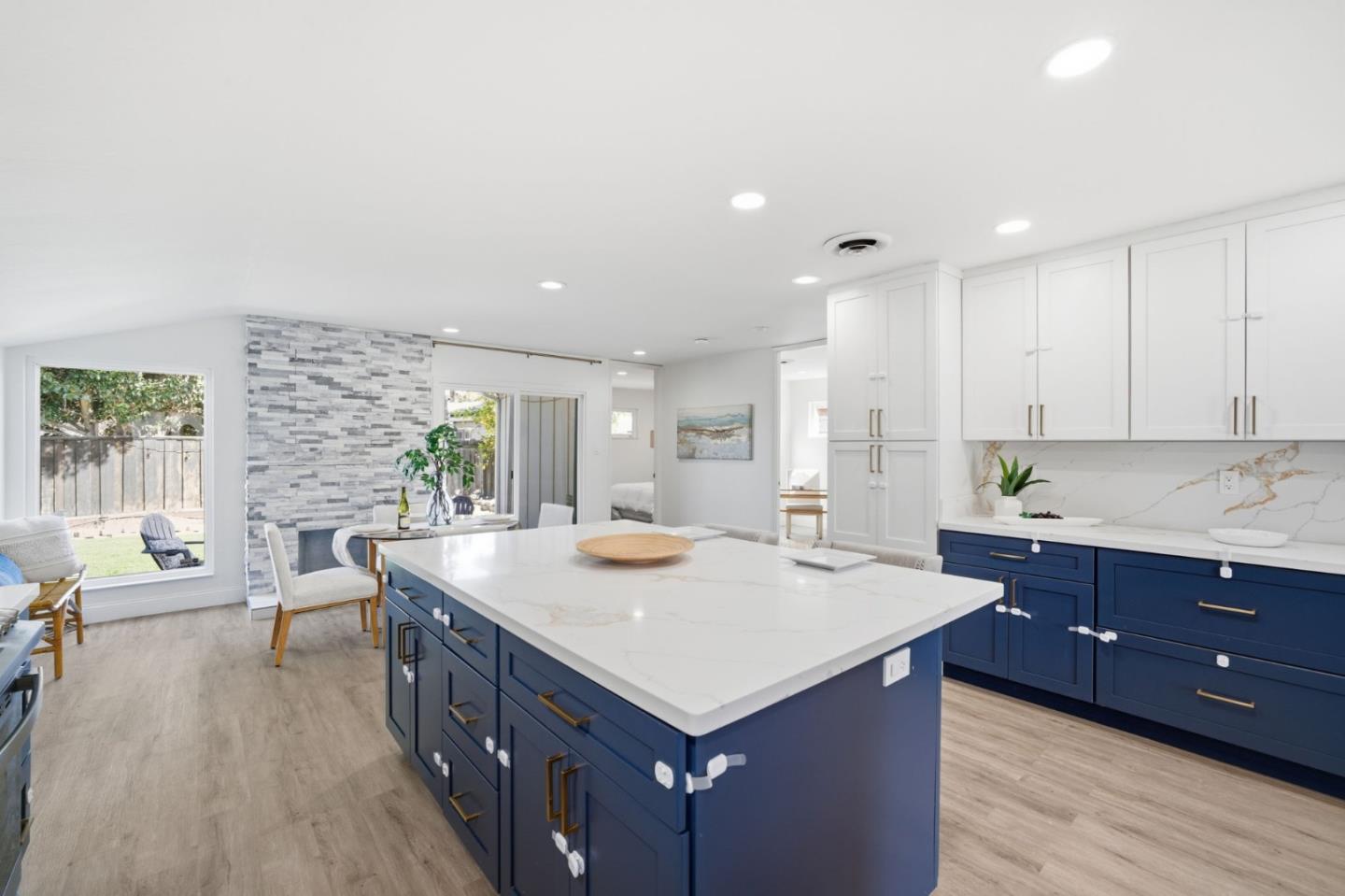 Detail Gallery Image 4 of 27 For 35760 Haley St, Newark,  CA 94560 - 4 Beds | 2 Baths