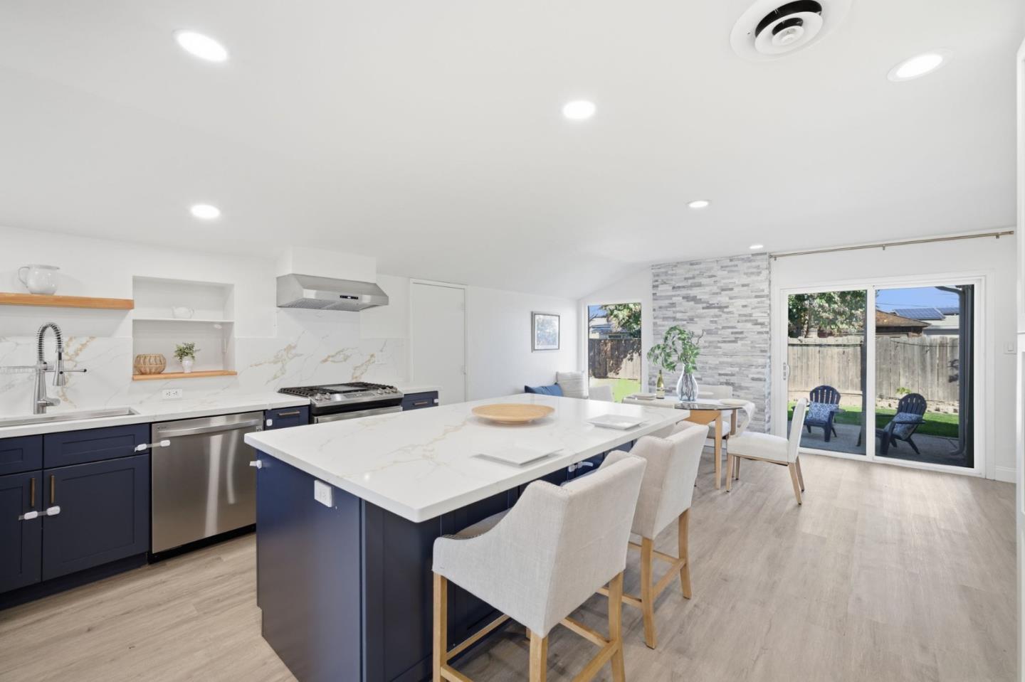 Detail Gallery Image 5 of 27 For 35760 Haley St, Newark,  CA 94560 - 4 Beds | 2 Baths