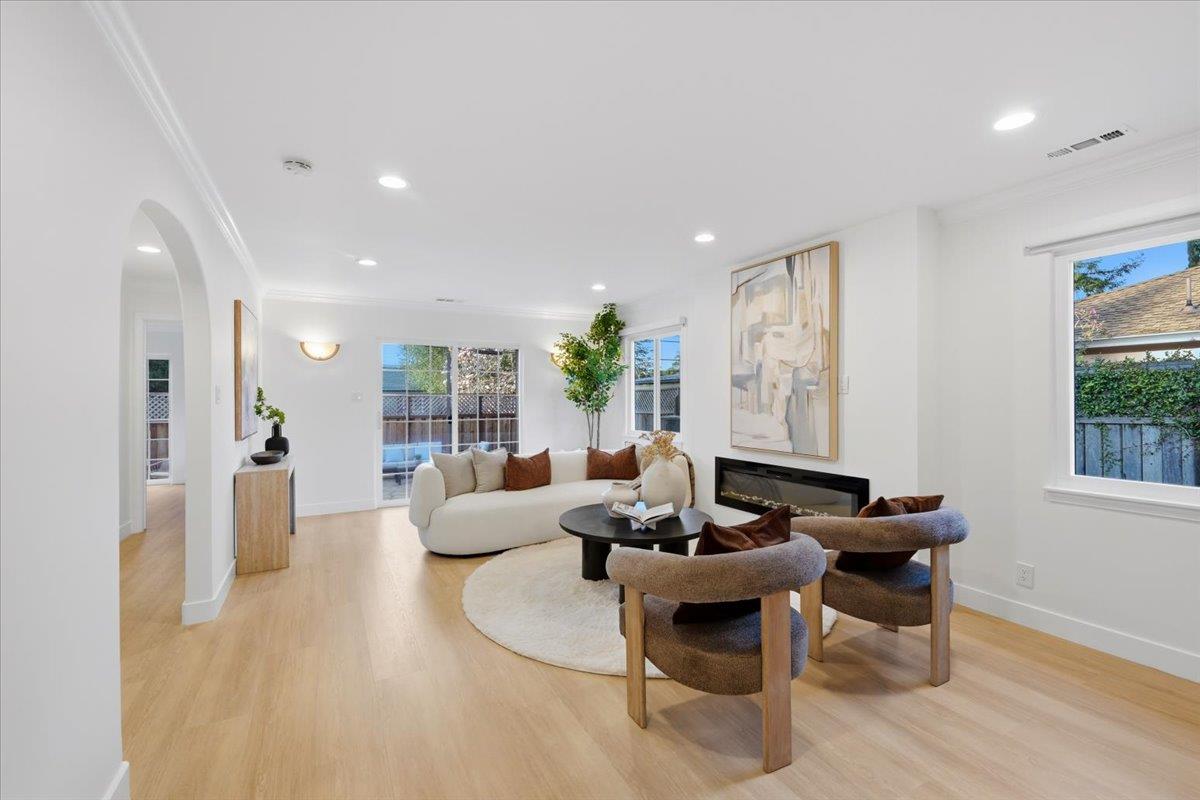 Detail Gallery Image 10 of 62 For 1716 Rosemary Ln, Redwood City,  CA 94061 - 4 Beds | 2 Baths