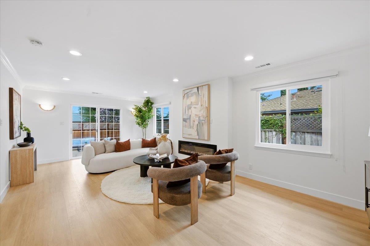 Detail Gallery Image 12 of 62 For 1716 Rosemary Ln, Redwood City,  CA 94061 - 4 Beds | 2 Baths