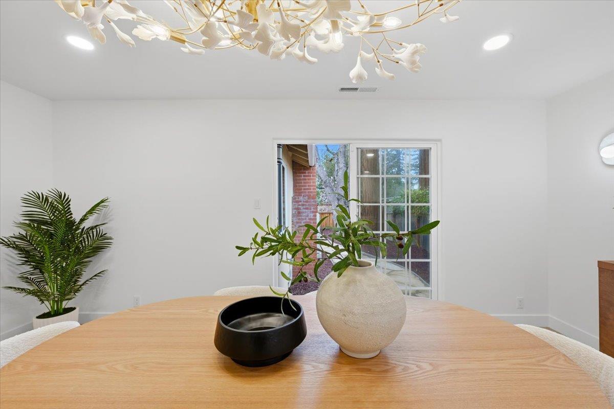 Detail Gallery Image 29 of 62 For 1716 Rosemary Ln, Redwood City,  CA 94061 - 4 Beds | 2 Baths