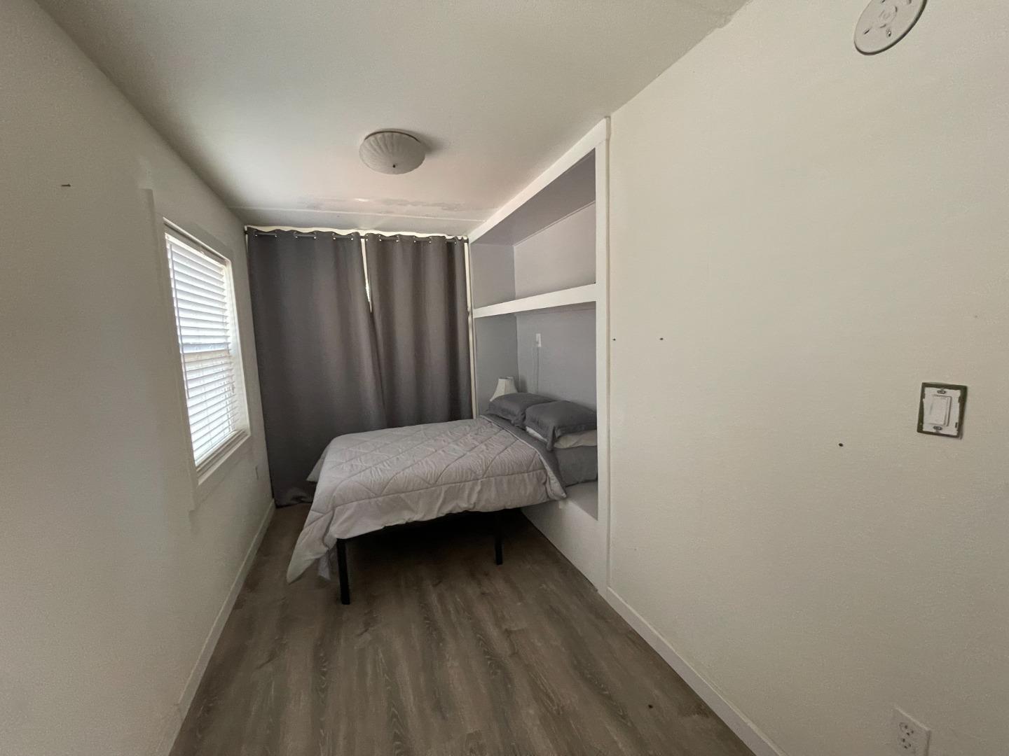 Detail Gallery Image 6 of 10 For 507 Market St, Santa Cruz,  CA 95060 - 3 Beds | 3 Baths