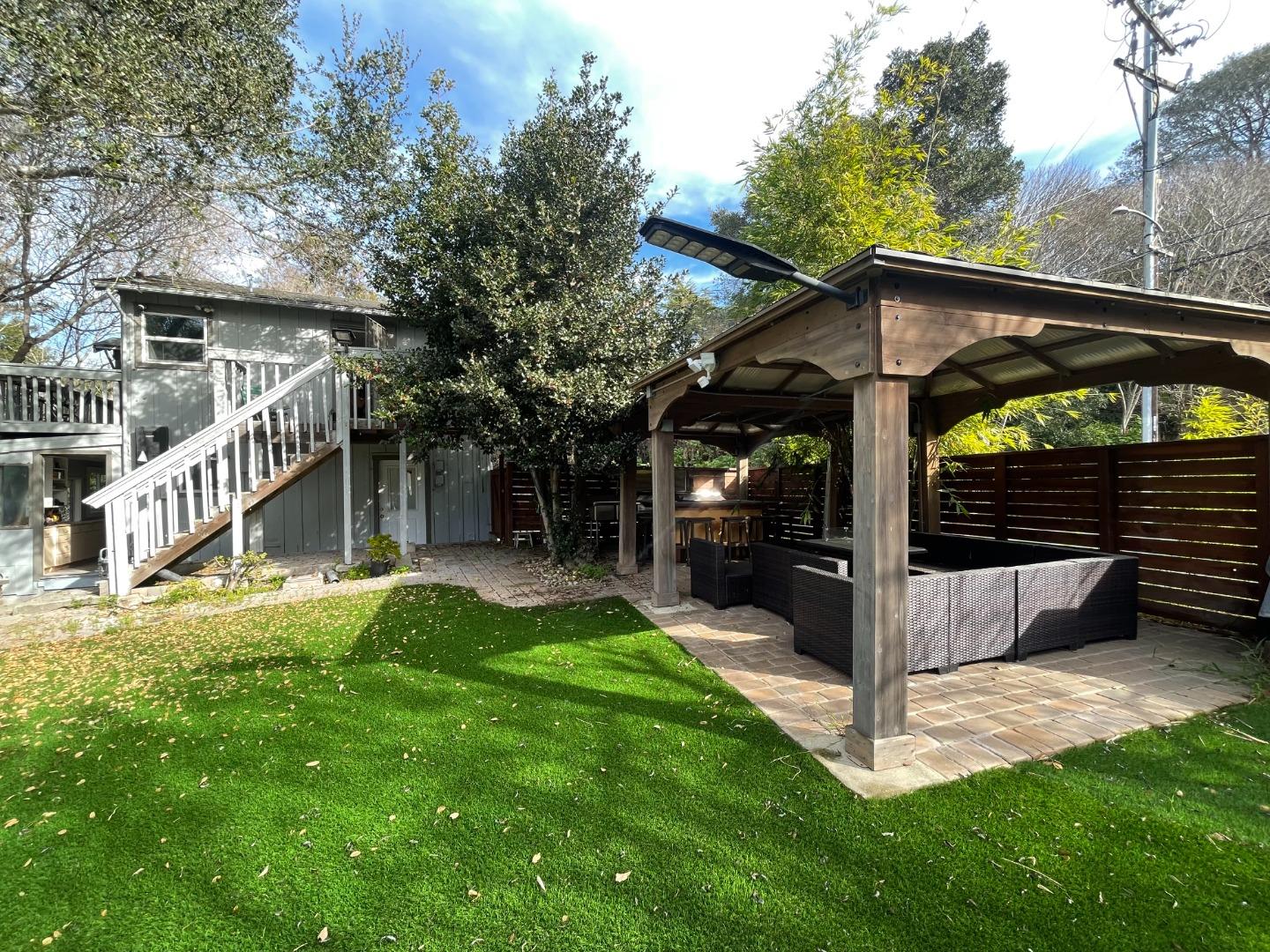 Detail Gallery Image 9 of 10 For 507 Market St, Santa Cruz,  CA 95060 - 3 Beds | 3 Baths