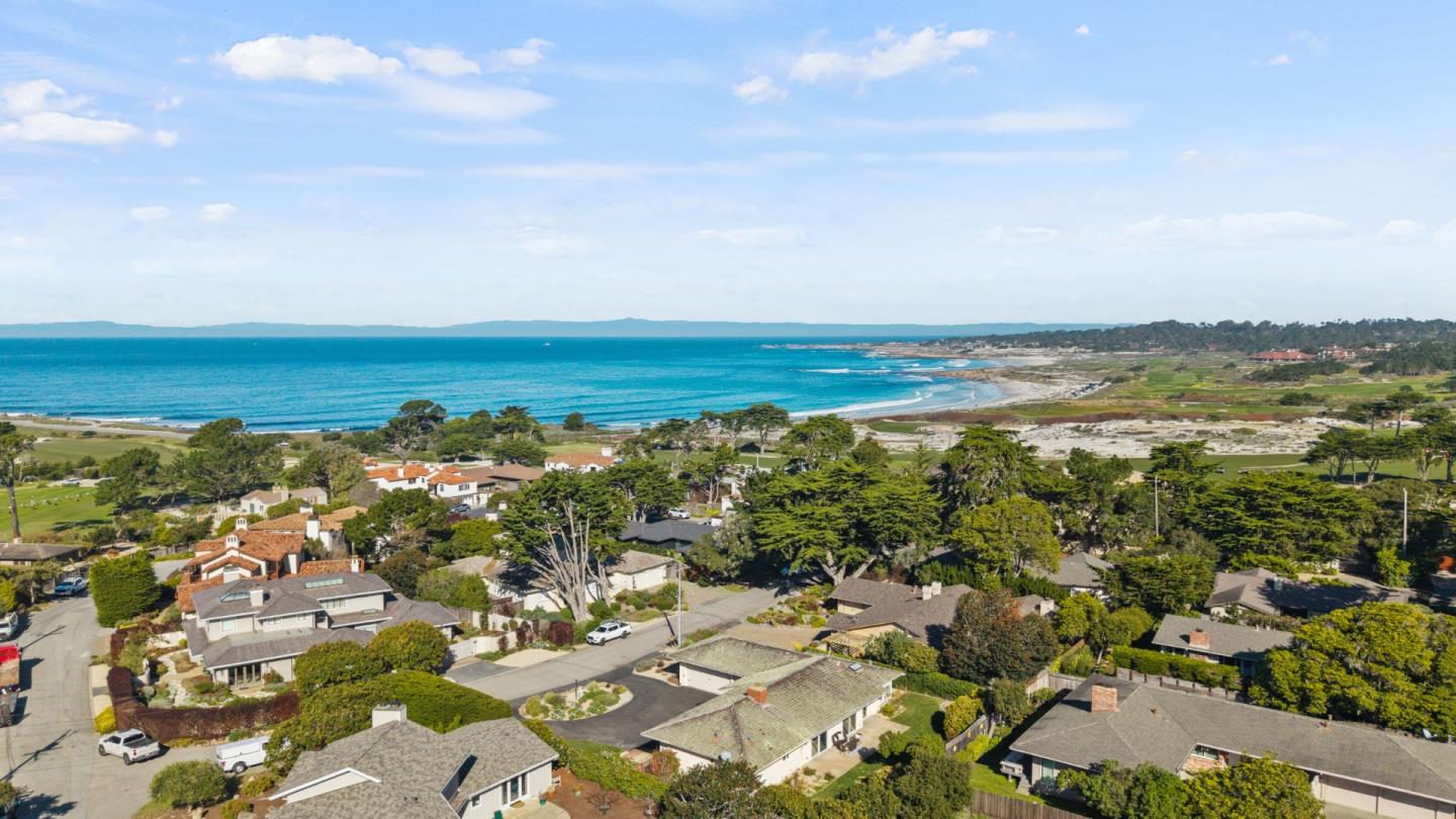 Detail Gallery Image 18 of 19 For 2959 Lake Rd, Pebble Beach,  CA 93953 - 2 Beds | 2 Baths