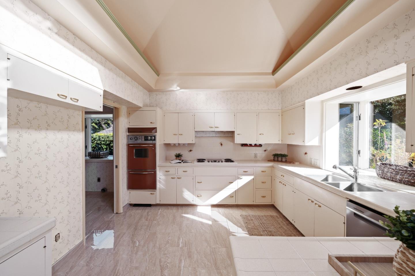 Detail Gallery Image 7 of 19 For 2959 Lake Rd, Pebble Beach,  CA 93953 - 2 Beds | 2 Baths