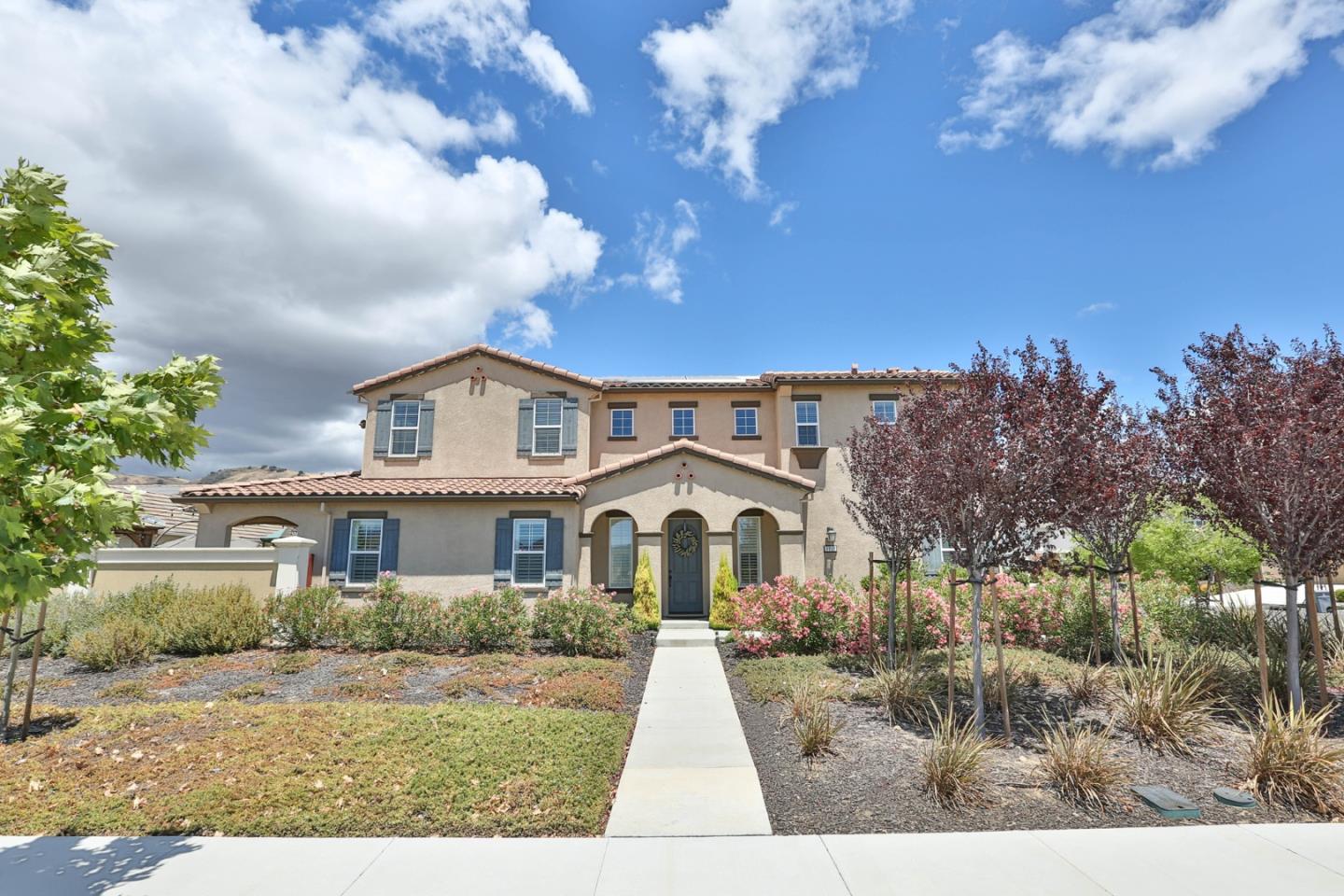 Front Image Thumbnail for ML82032556