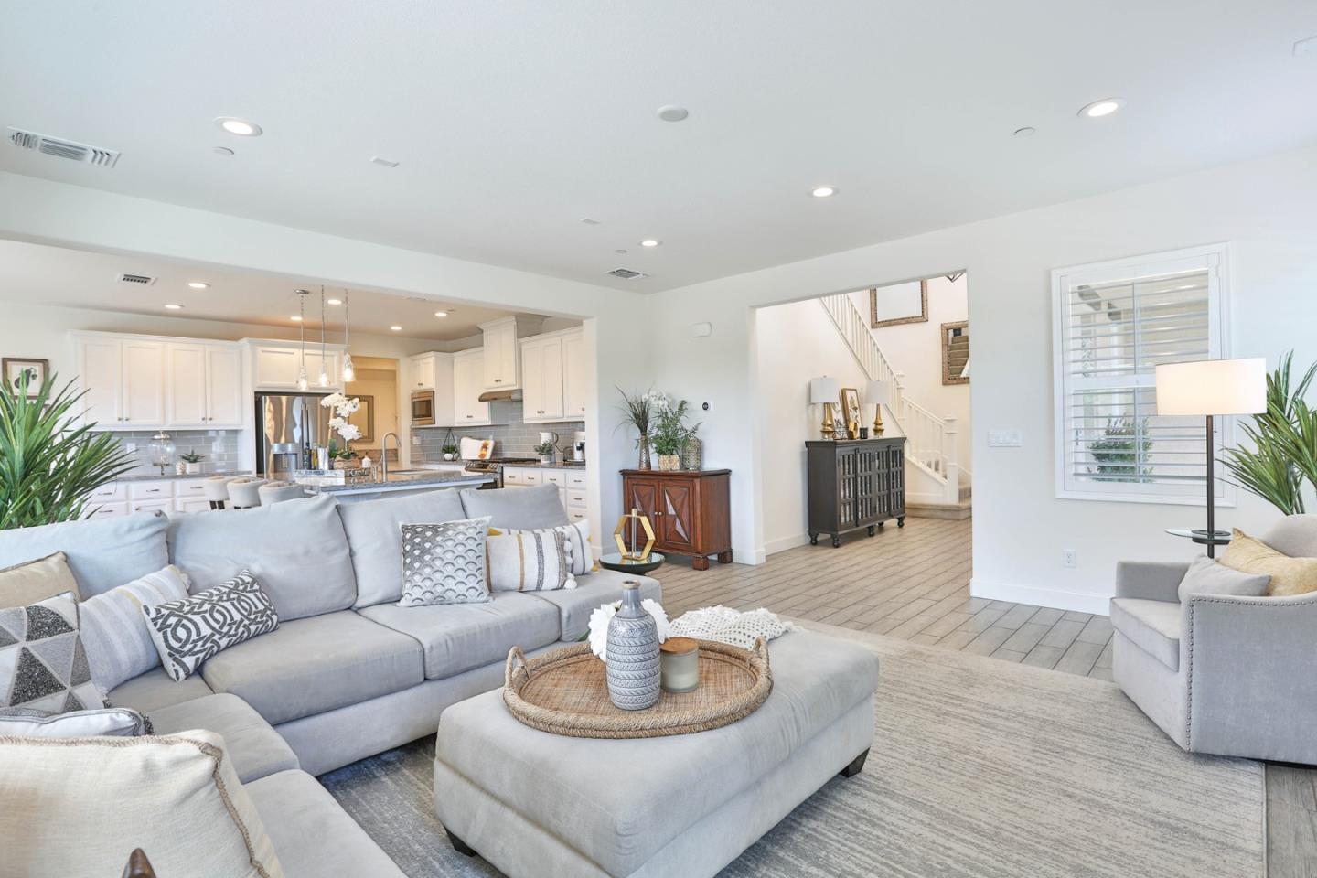 Detail Gallery Image 3 of 19 For 1301 Morning Star Dr, Morgan Hill,  CA 95037 - 4 Beds | 3 Baths