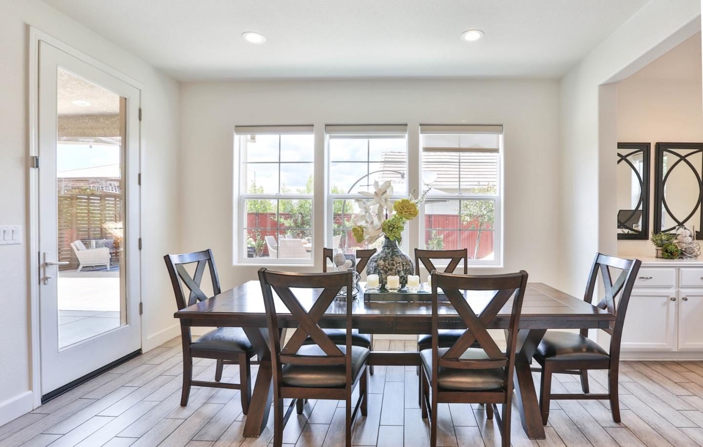 Detail Gallery Image 7 of 19 For 1301 Morning Star Dr, Morgan Hill,  CA 95037 - 4 Beds | 3 Baths