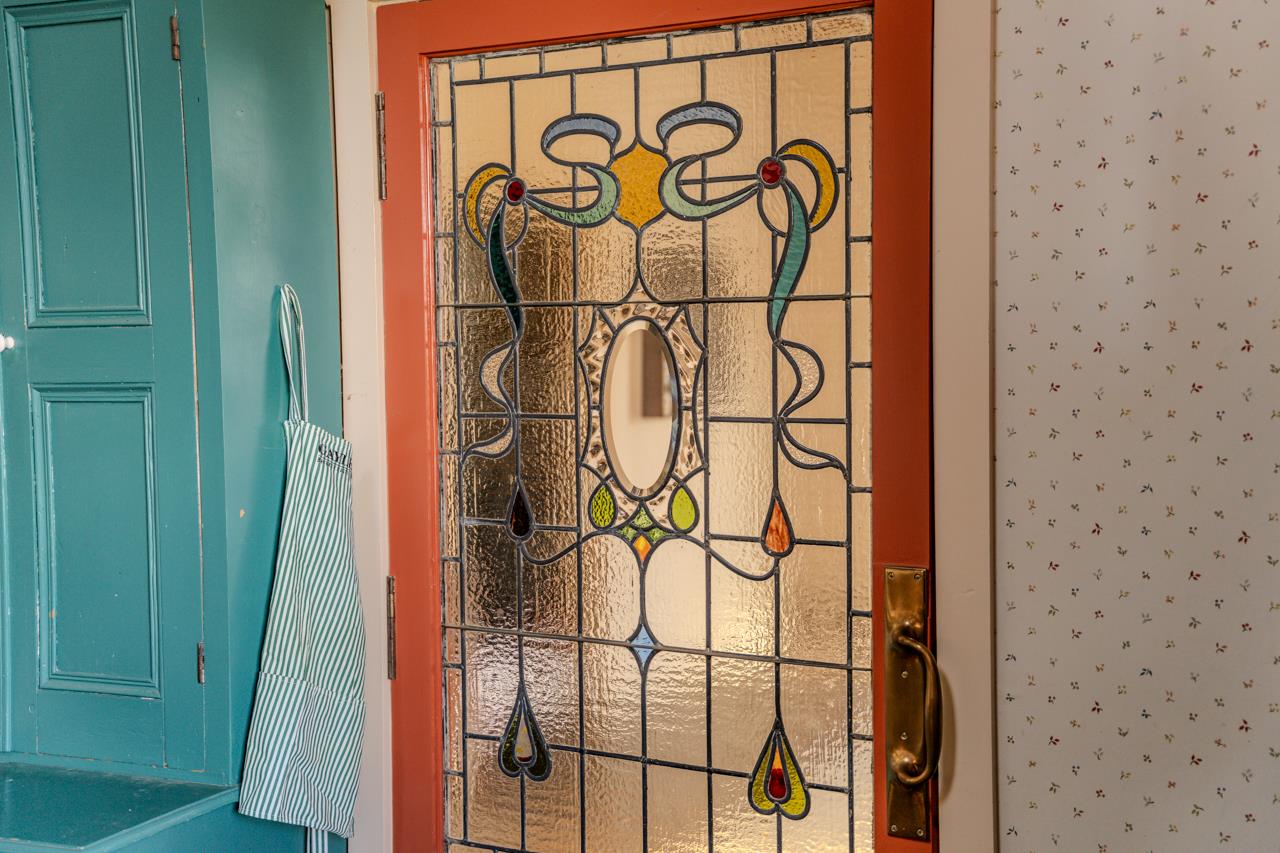 Detail Gallery Image 17 of 61 For 590 Pineridge Rd, Santa Cruz,  CA 95060 - 3 Beds | 2 Baths