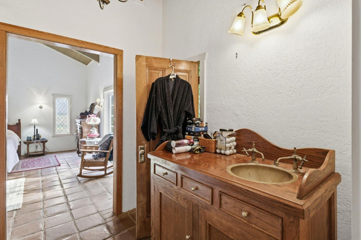 Detail Gallery Image 32 of 61 For 590 Pineridge Rd, Santa Cruz,  CA 95060 - 3 Beds | 2 Baths