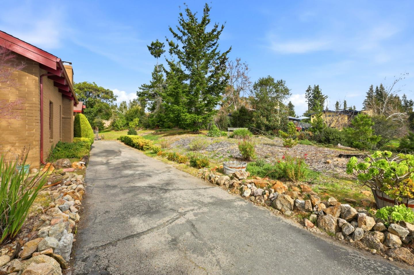 Detail Gallery Image 5 of 61 For 590 Pineridge Rd, Santa Cruz,  CA 95060 - 3 Beds | 2 Baths