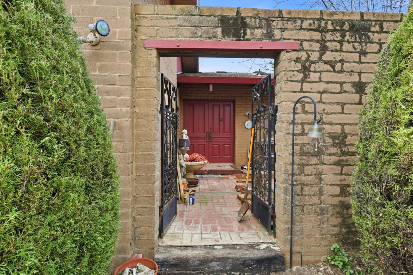 Detail Gallery Image 7 of 61 For 590 Pineridge Rd, Santa Cruz,  CA 95060 - 3 Beds | 2 Baths