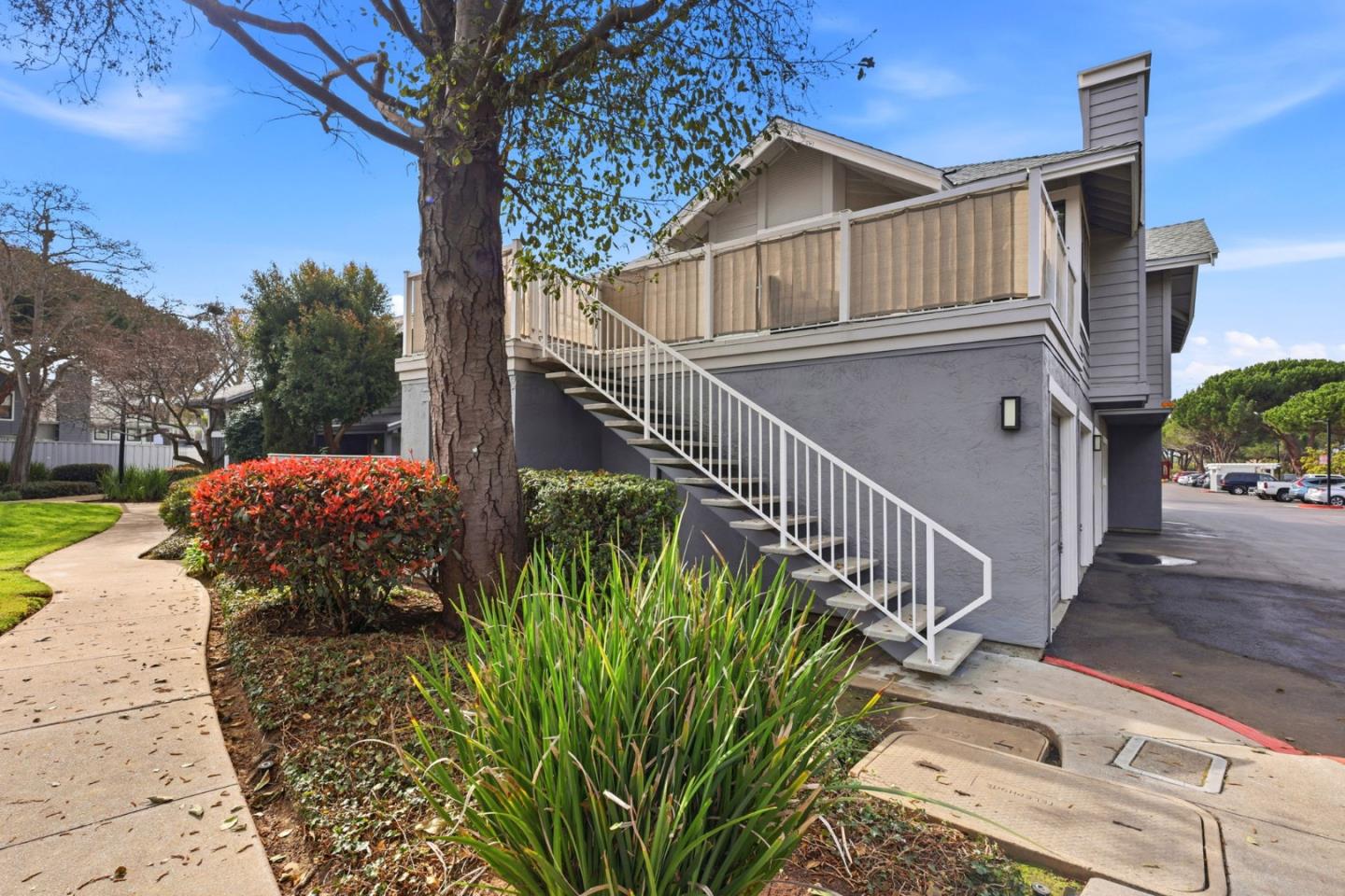 Front Image Thumbnail for ML82032560