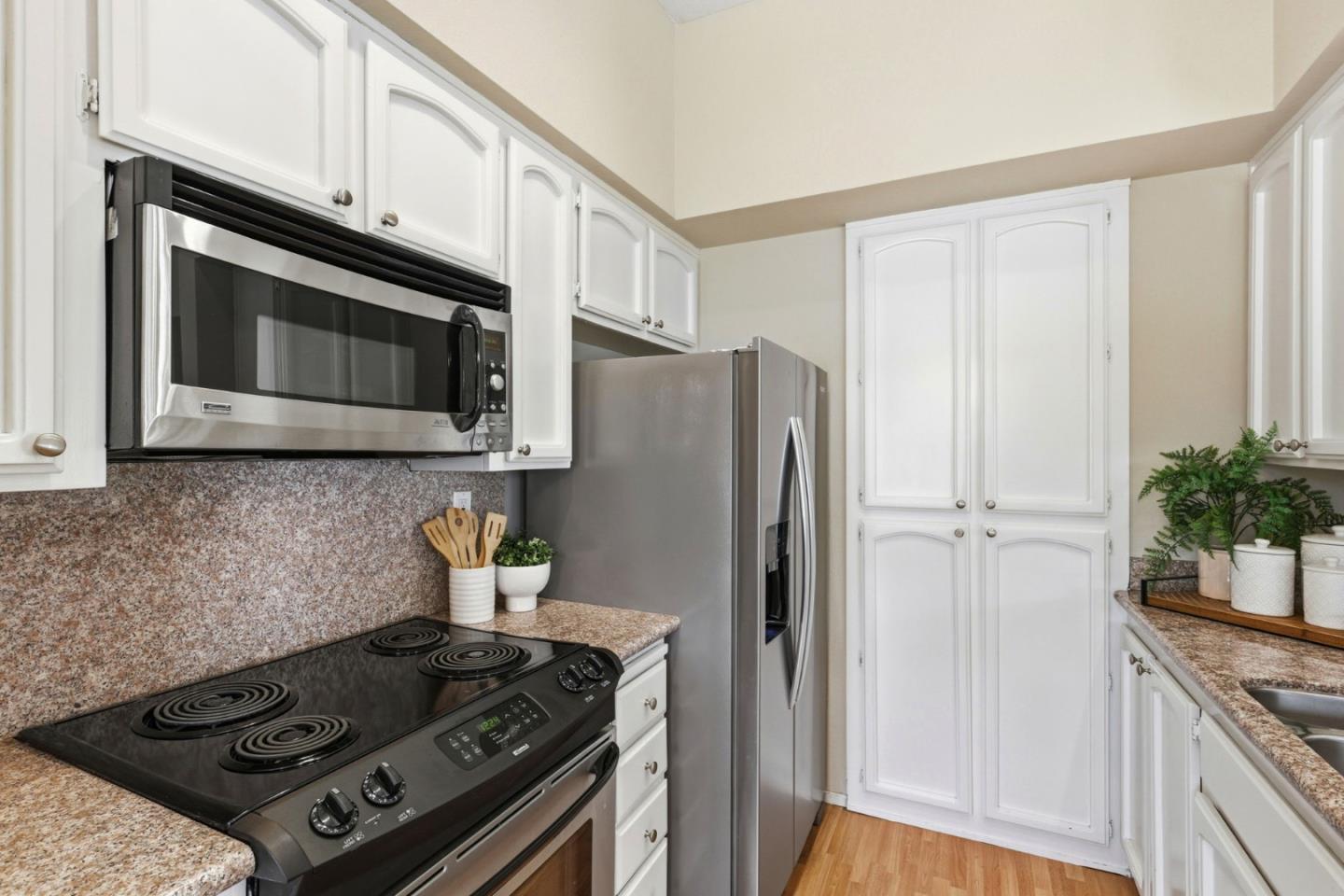 Detail Gallery Image 18 of 35 For 1644 Vista Del Sol, San Mateo,  CA 94404 - 1 Beds | 1 Baths