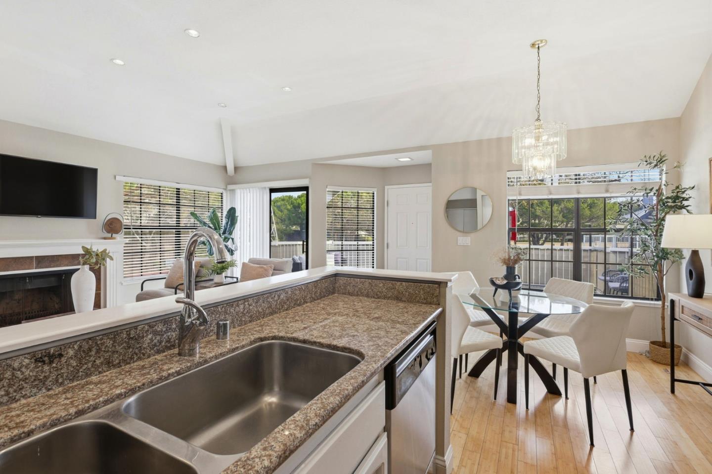 Detail Gallery Image 19 of 35 For 1644 Vista Del Sol, San Mateo,  CA 94404 - 1 Beds | 1 Baths