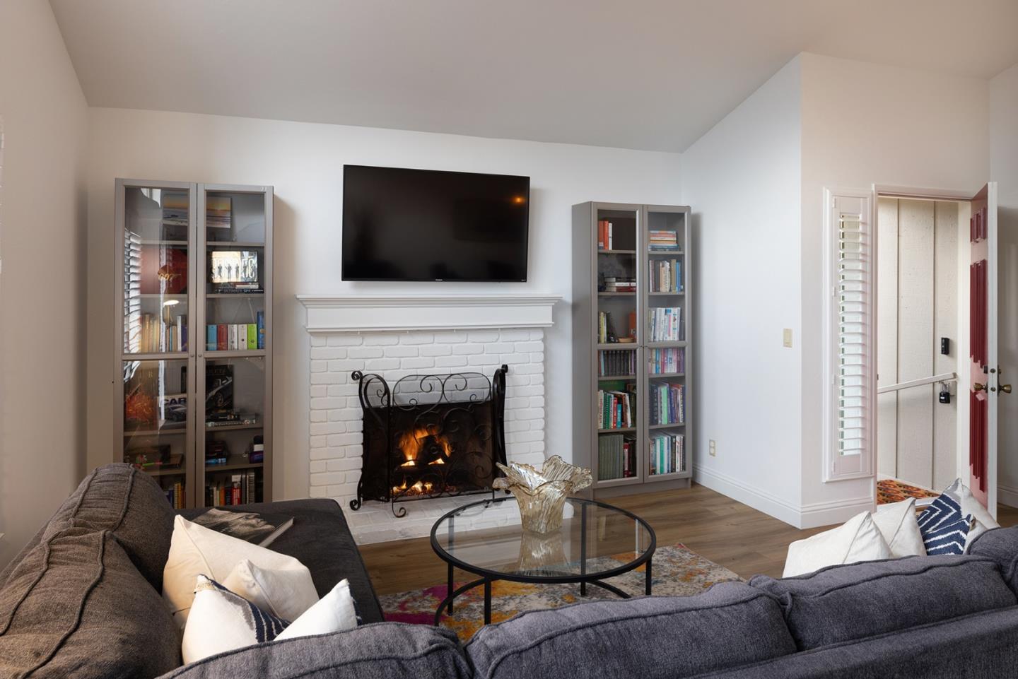 Detail Gallery Image 3 of 19 For 3850 Rio Rd #63,  Carmel,  CA 93923 - 2 Beds | 2 Baths