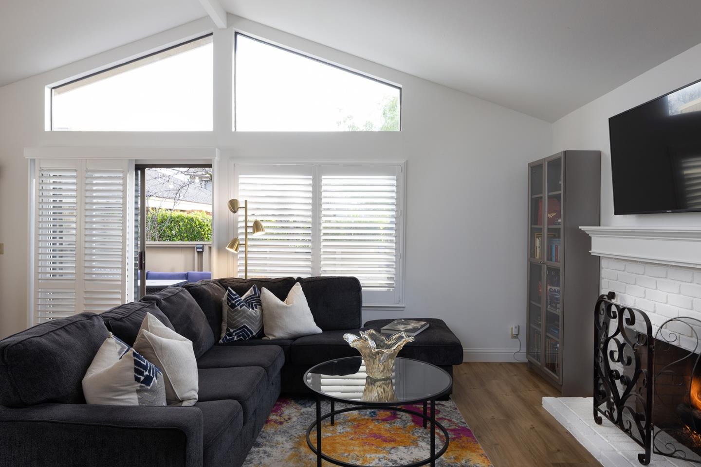 Detail Gallery Image 5 of 19 For 3850 Rio Rd #63,  Carmel,  CA 93923 - 2 Beds | 2 Baths