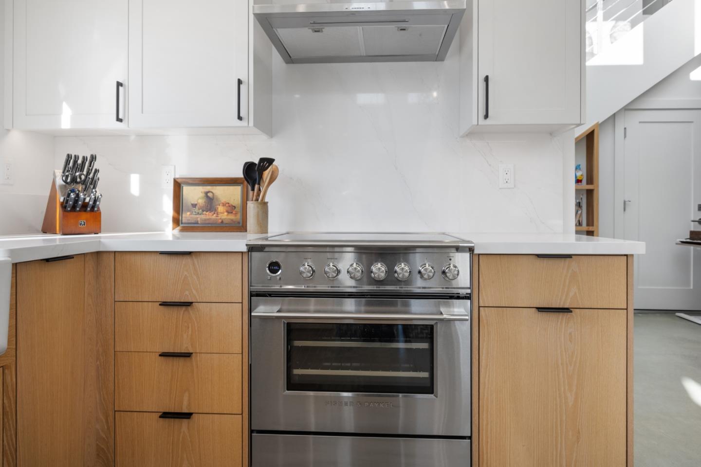 Detail Gallery Image 10 of 56 For 239 Beach St, Moss Beach,  CA 94038 - 3 Beds | 3 Baths