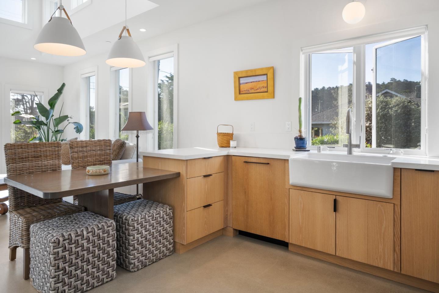 Detail Gallery Image 12 of 56 For 239 Beach St, Moss Beach,  CA 94038 - 3 Beds | 3 Baths