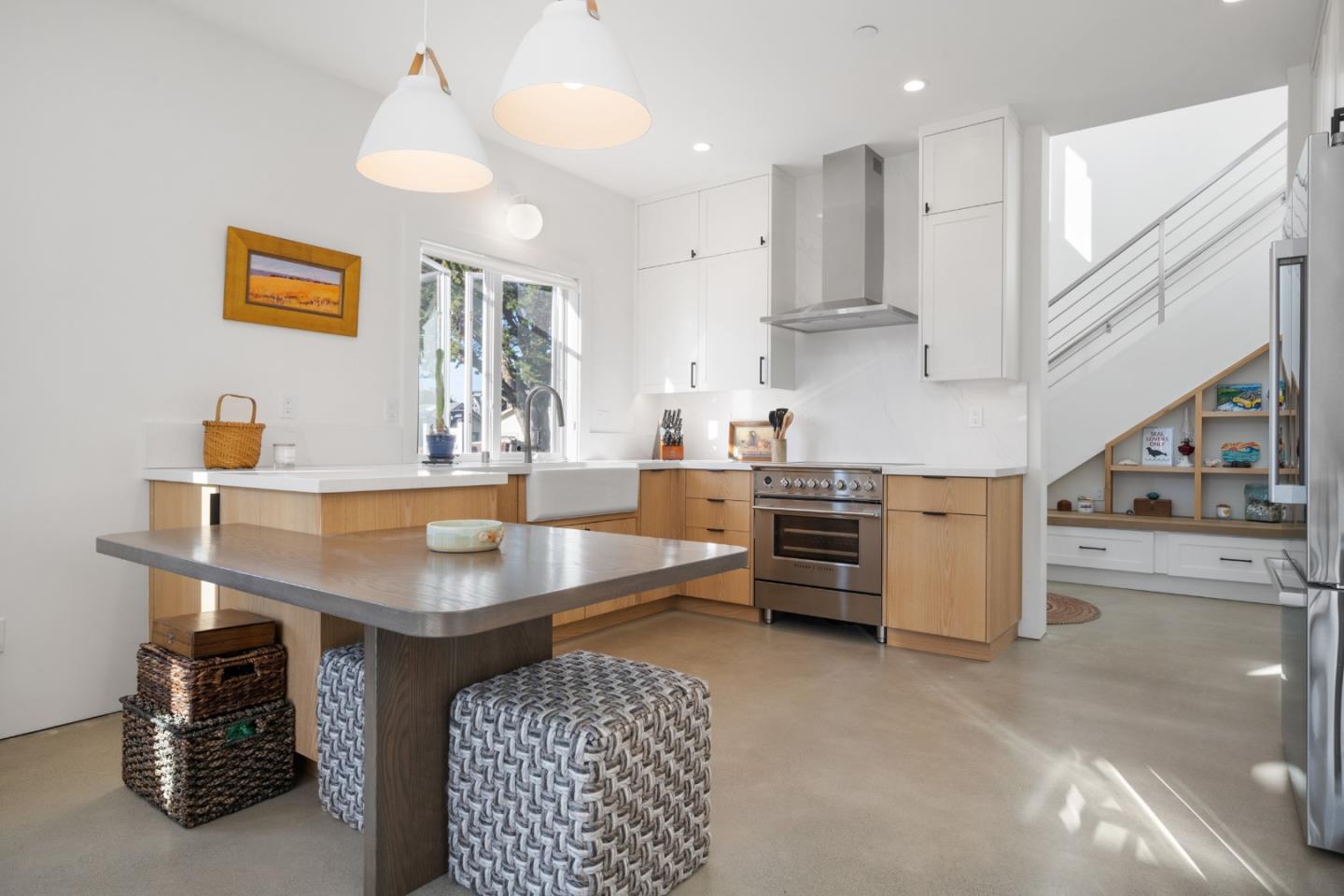 Detail Gallery Image 14 of 56 For 239 Beach St, Moss Beach,  CA 94038 - 3 Beds | 3 Baths