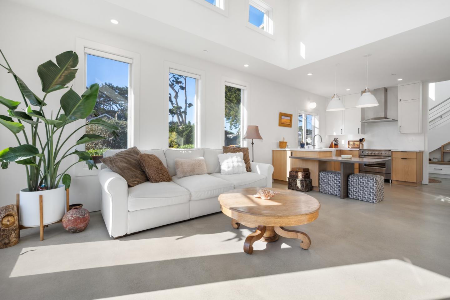 Detail Gallery Image 17 of 56 For 239 Beach St, Moss Beach,  CA 94038 - 3 Beds | 3 Baths