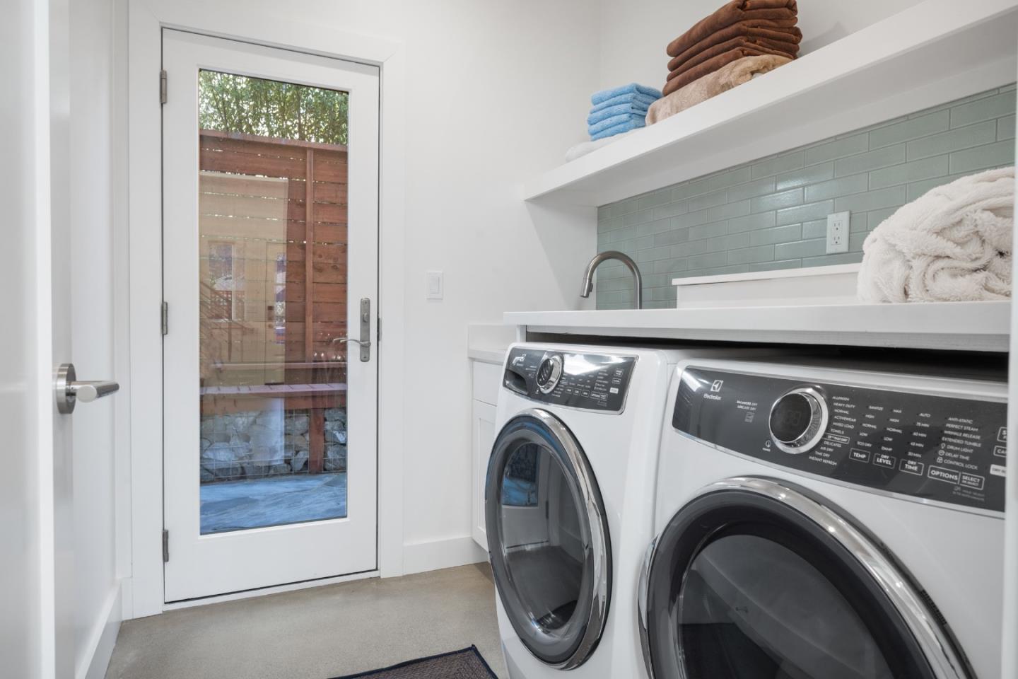 Detail Gallery Image 39 of 56 For 239 Beach St, Moss Beach,  CA 94038 - 3 Beds | 3 Baths