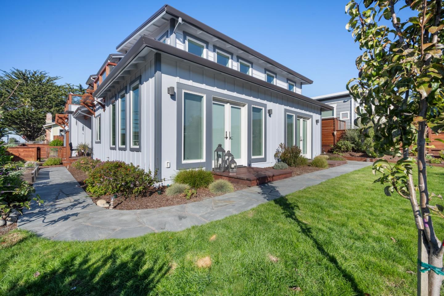 Detail Gallery Image 47 of 56 For 239 Beach St, Moss Beach,  CA 94038 - 3 Beds | 3 Baths