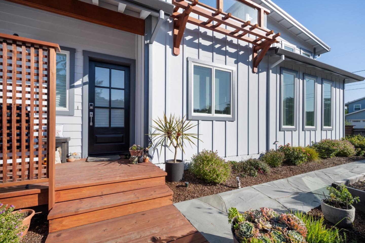 Detail Gallery Image 6 of 56 For 239 Beach St, Moss Beach,  CA 94038 - 3 Beds | 3 Baths