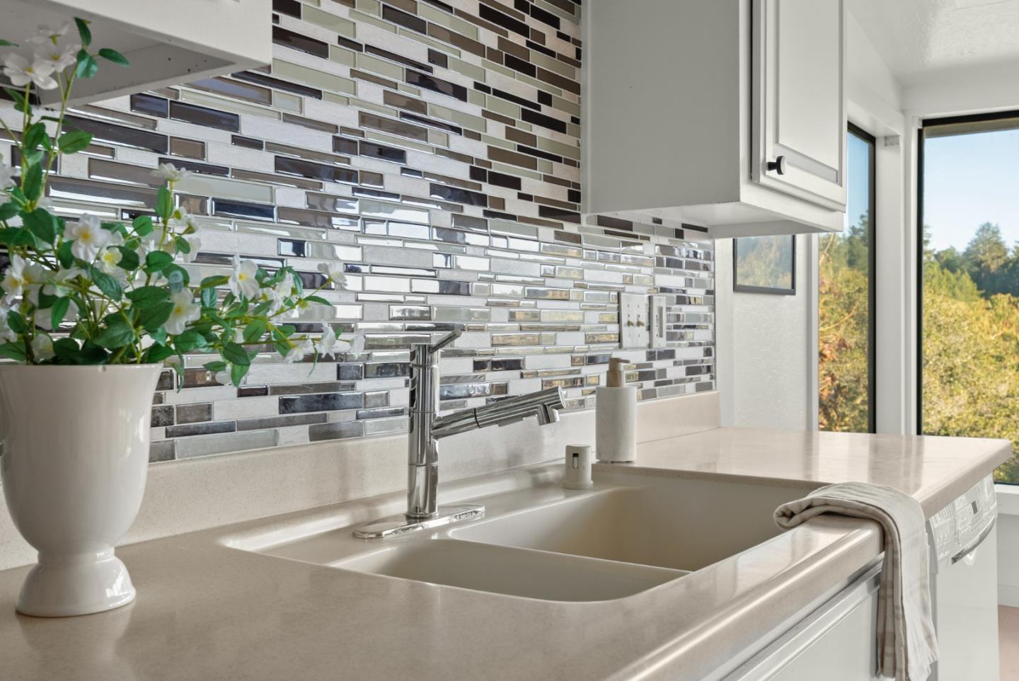 Detail Gallery Image 24 of 77 For 209 Calcita Dr, Santa Cruz,  CA 95060 - 4 Beds | 3/1 Baths