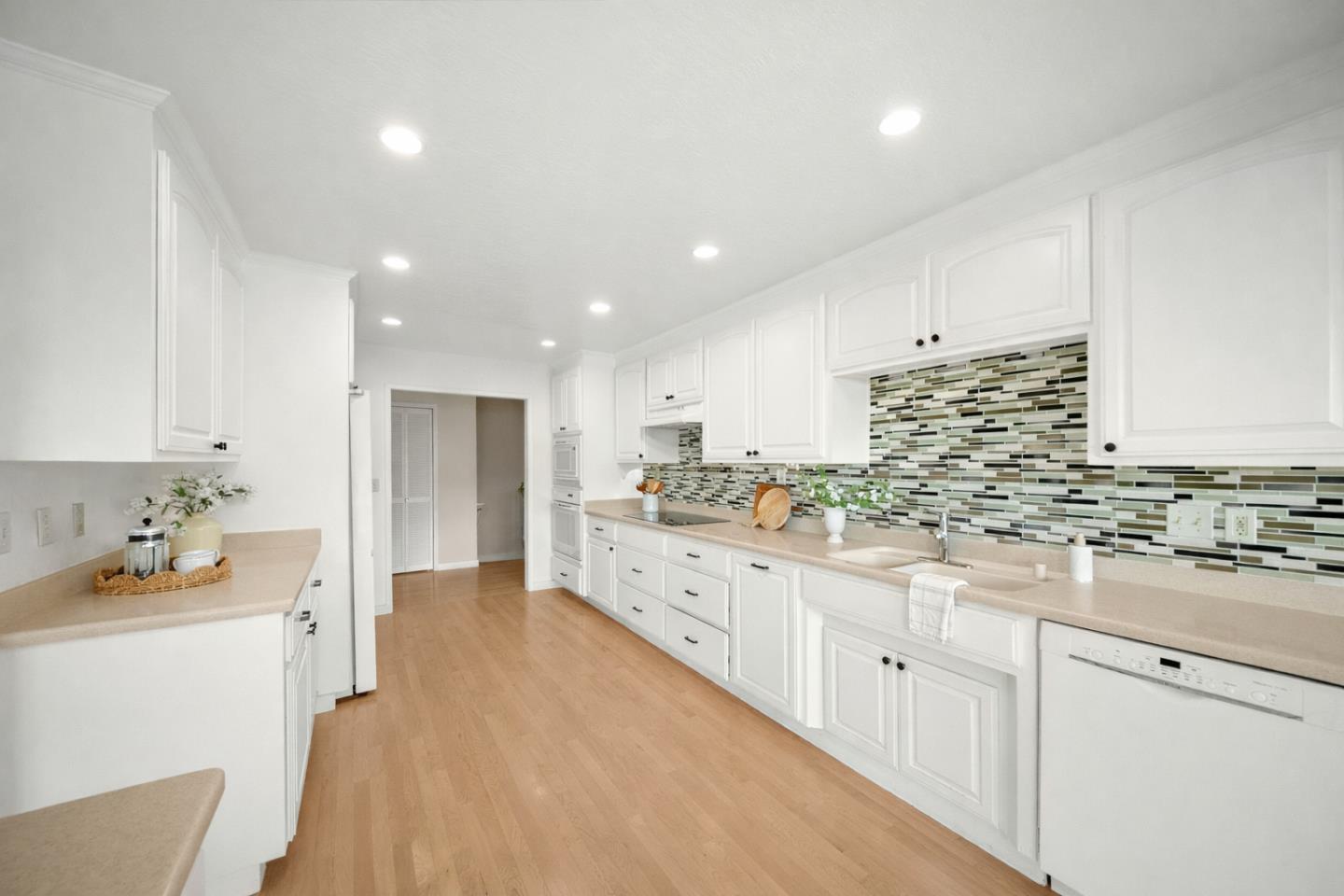 Detail Gallery Image 25 of 77 For 209 Calcita Dr, Santa Cruz,  CA 95060 - 4 Beds | 3/1 Baths