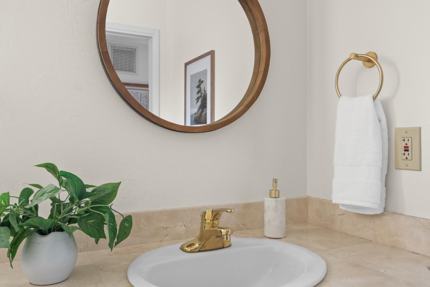 Detail Gallery Image 34 of 77 For 209 Calcita Dr, Santa Cruz,  CA 95060 - 4 Beds | 3/1 Baths