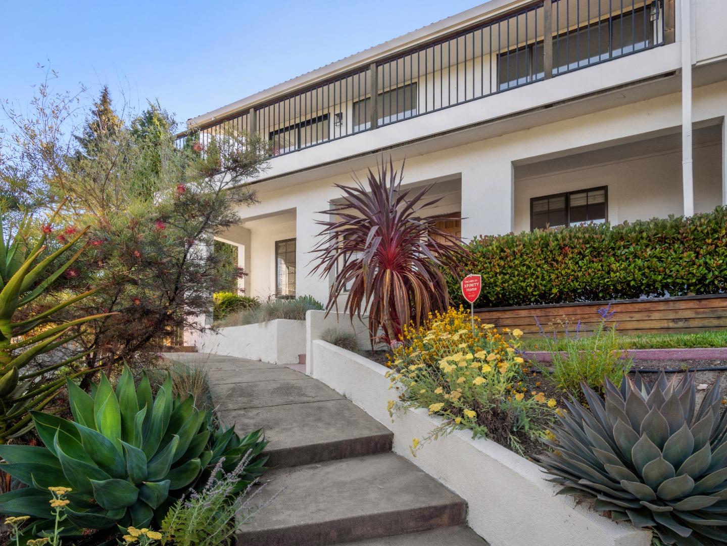 Detail Gallery Image 5 of 77 For 209 Calcita Dr, Santa Cruz,  CA 95060 - 4 Beds | 3/1 Baths