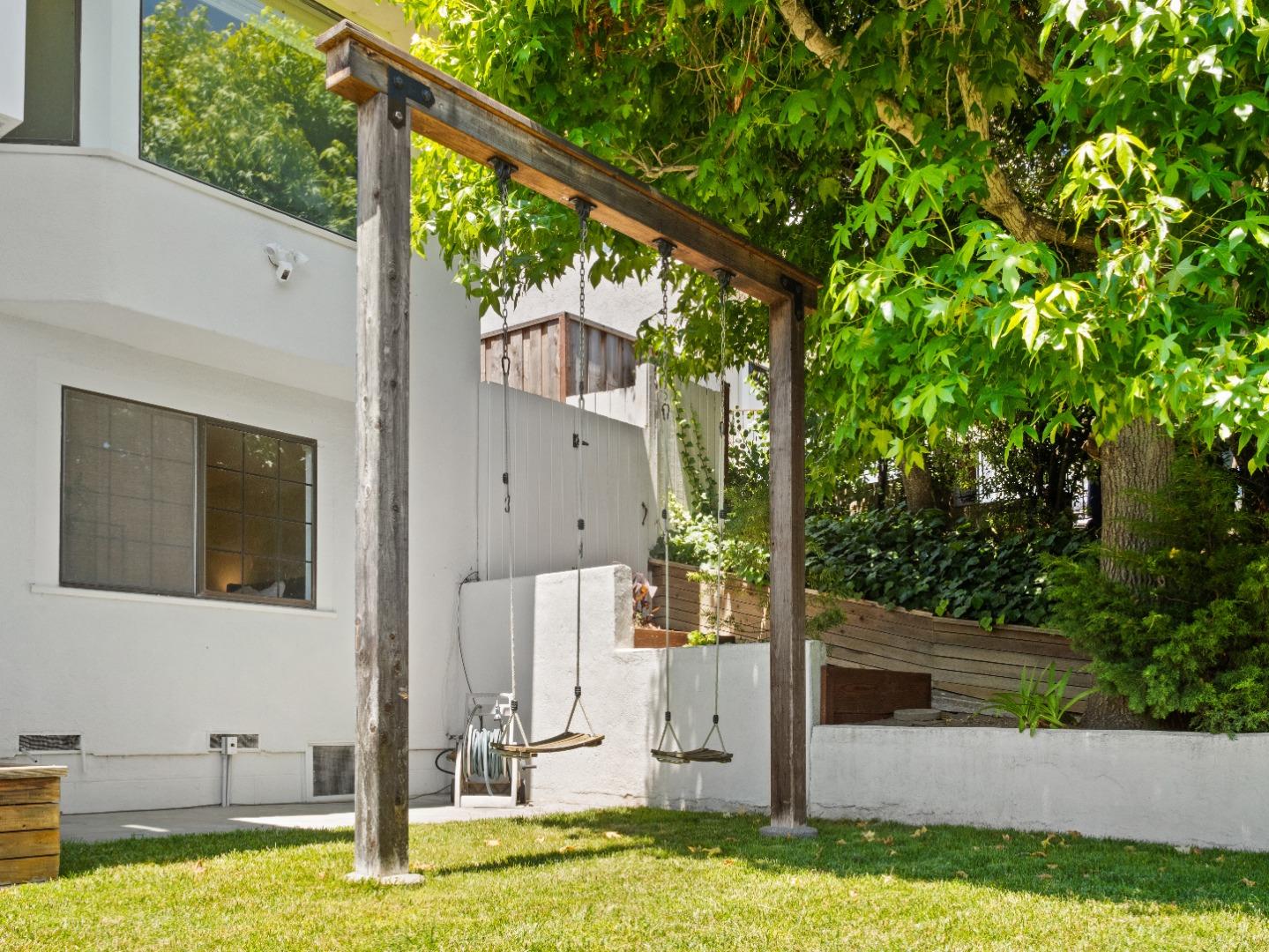 Detail Gallery Image 6 of 77 For 209 Calcita Dr, Santa Cruz,  CA 95060 - 4 Beds | 3/1 Baths