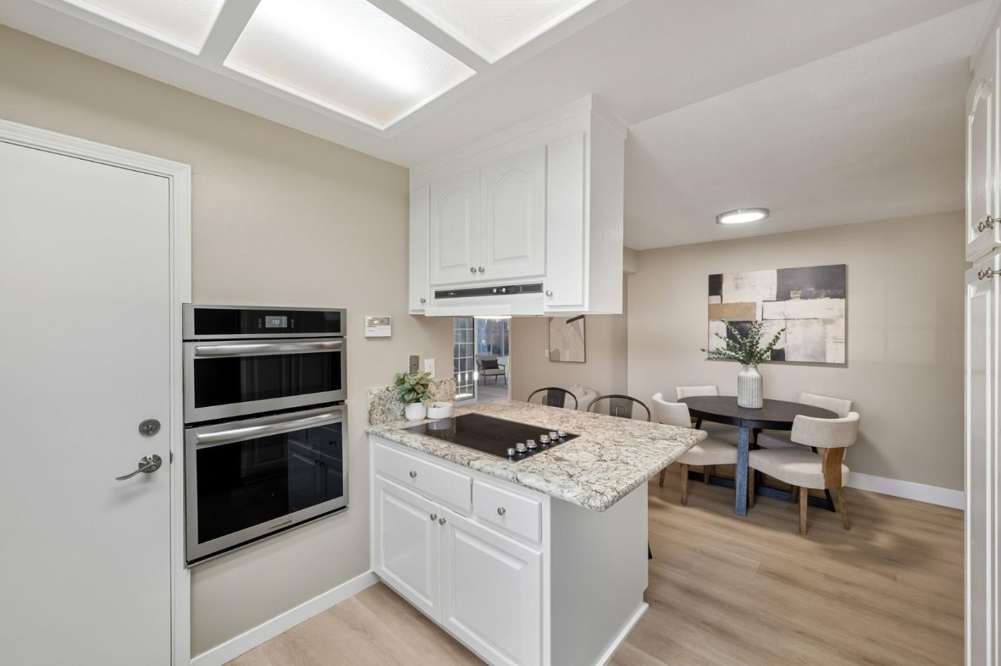 Detail Gallery Image 11 of 40 For 988 Daffodil Way, San Jose,  CA 95117 - 5 Beds | 2 Baths