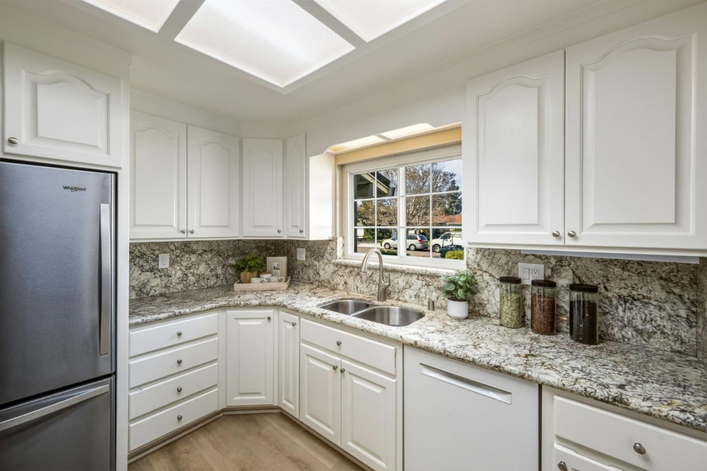 Detail Gallery Image 12 of 40 For 988 Daffodil Way, San Jose,  CA 95117 - 5 Beds | 2 Baths