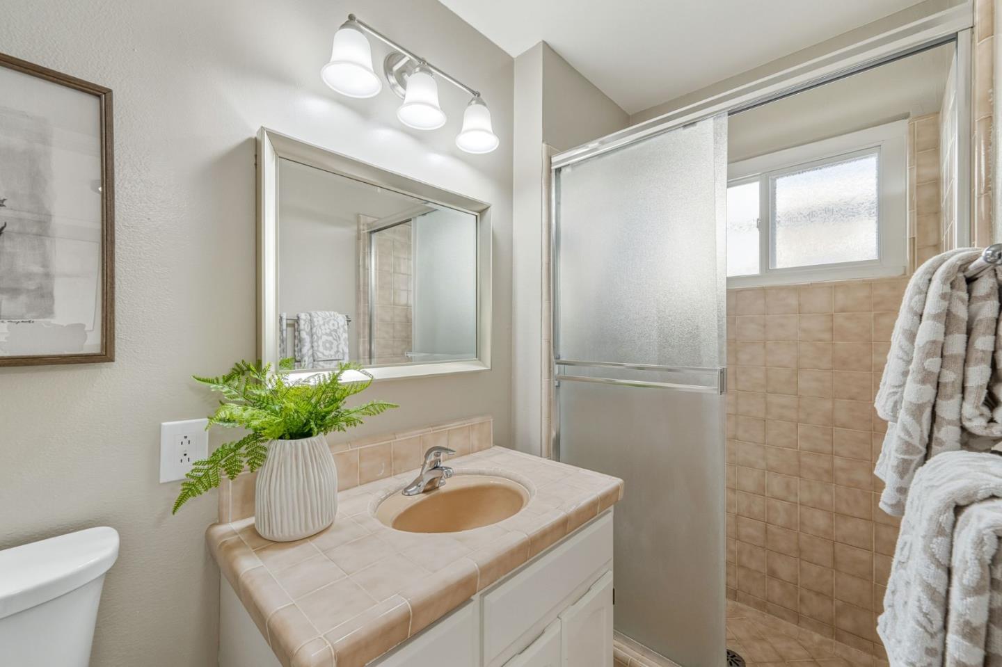 Detail Gallery Image 23 of 40 For 988 Daffodil Way, San Jose,  CA 95117 - 5 Beds | 2 Baths