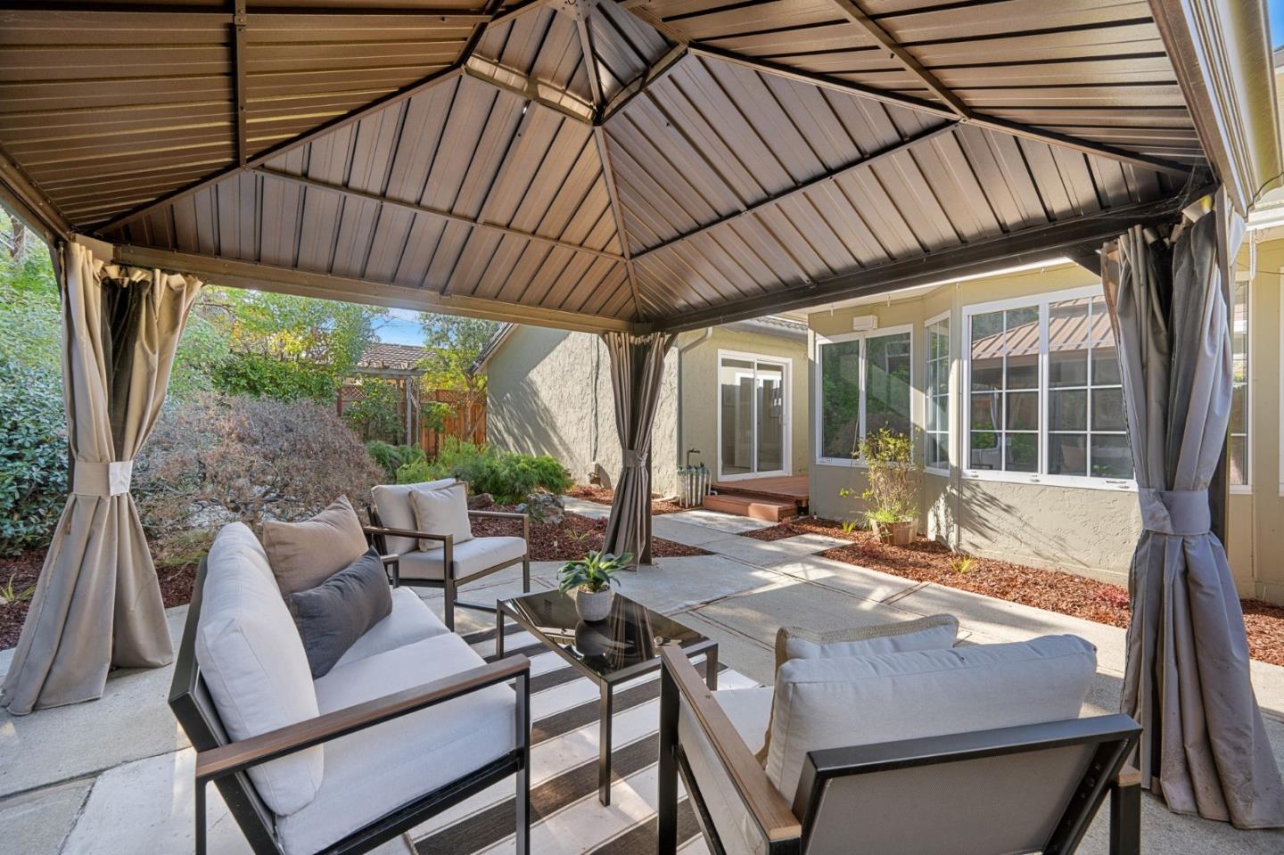 Detail Gallery Image 31 of 40 For 988 Daffodil Way, San Jose,  CA 95117 - 5 Beds | 2 Baths