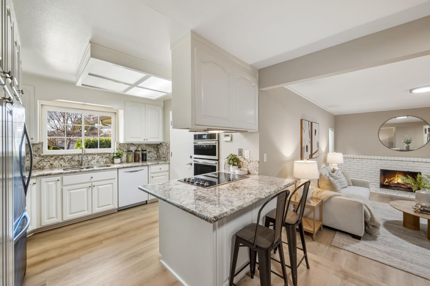 Detail Gallery Image 9 of 40 For 988 Daffodil Way, San Jose,  CA 95117 - 5 Beds | 2 Baths