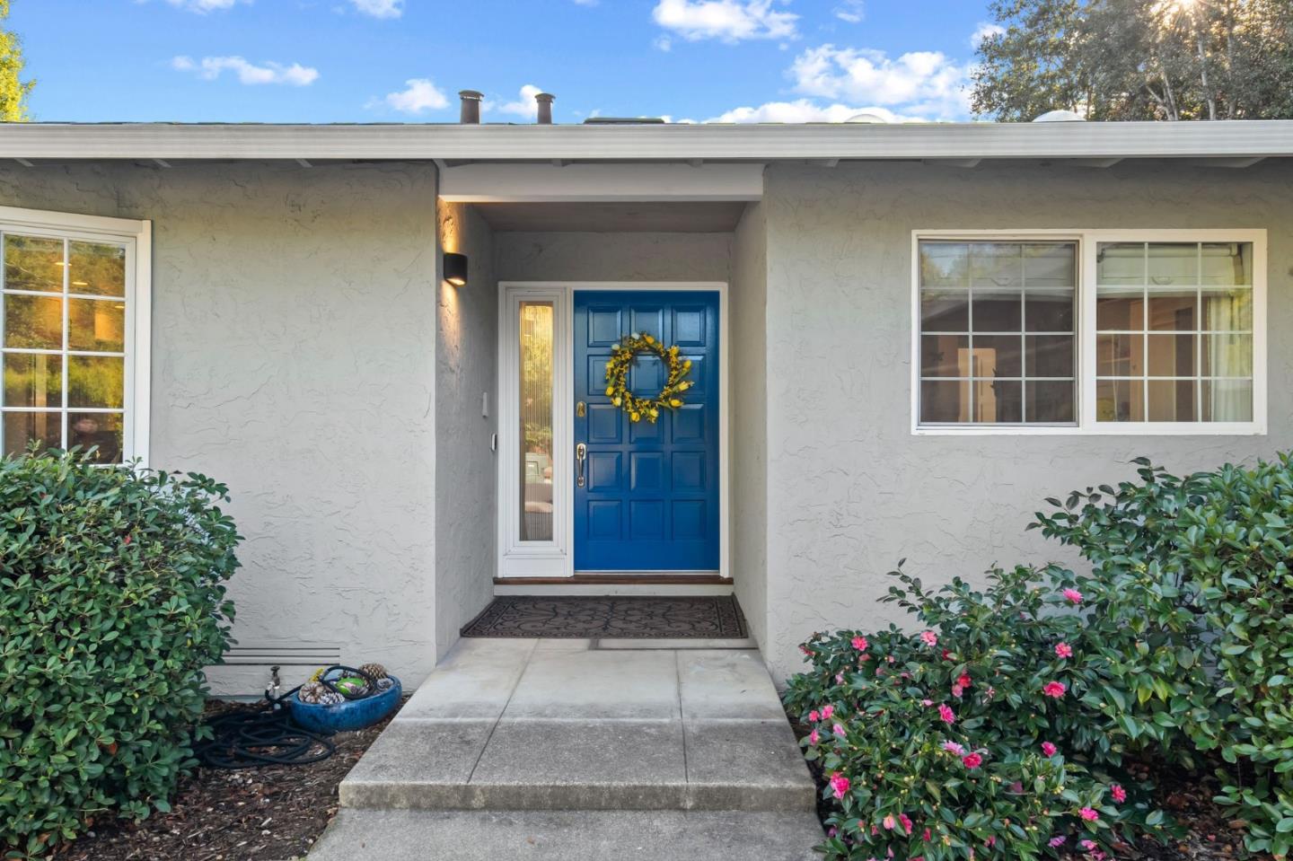 Detail Gallery Image 4 of 43 For 878 Miranda Green St, Palo Alto,  CA 94306 - 4 Beds | 2 Baths