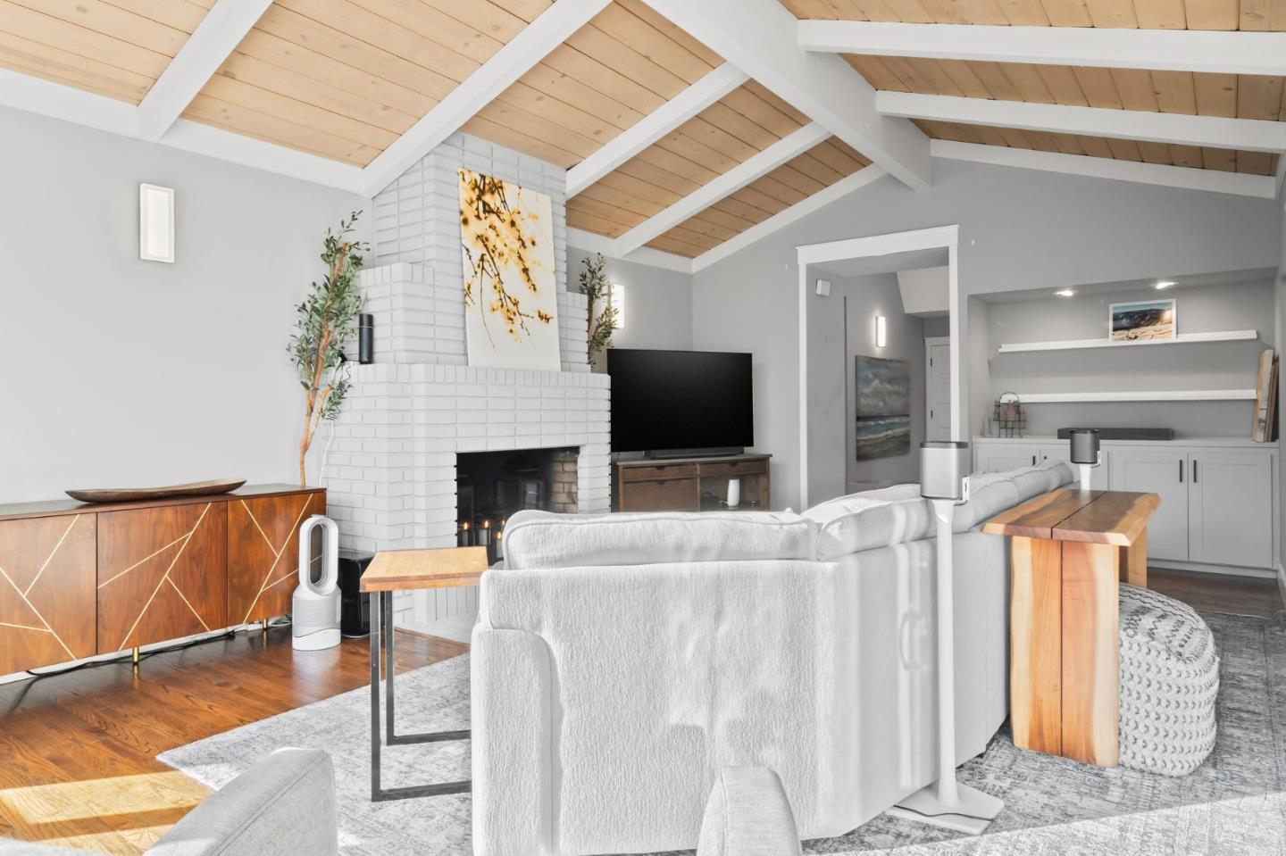 Detail Gallery Image 7 of 43 For 878 Miranda Green St, Palo Alto,  CA 94306 - 4 Beds | 2 Baths