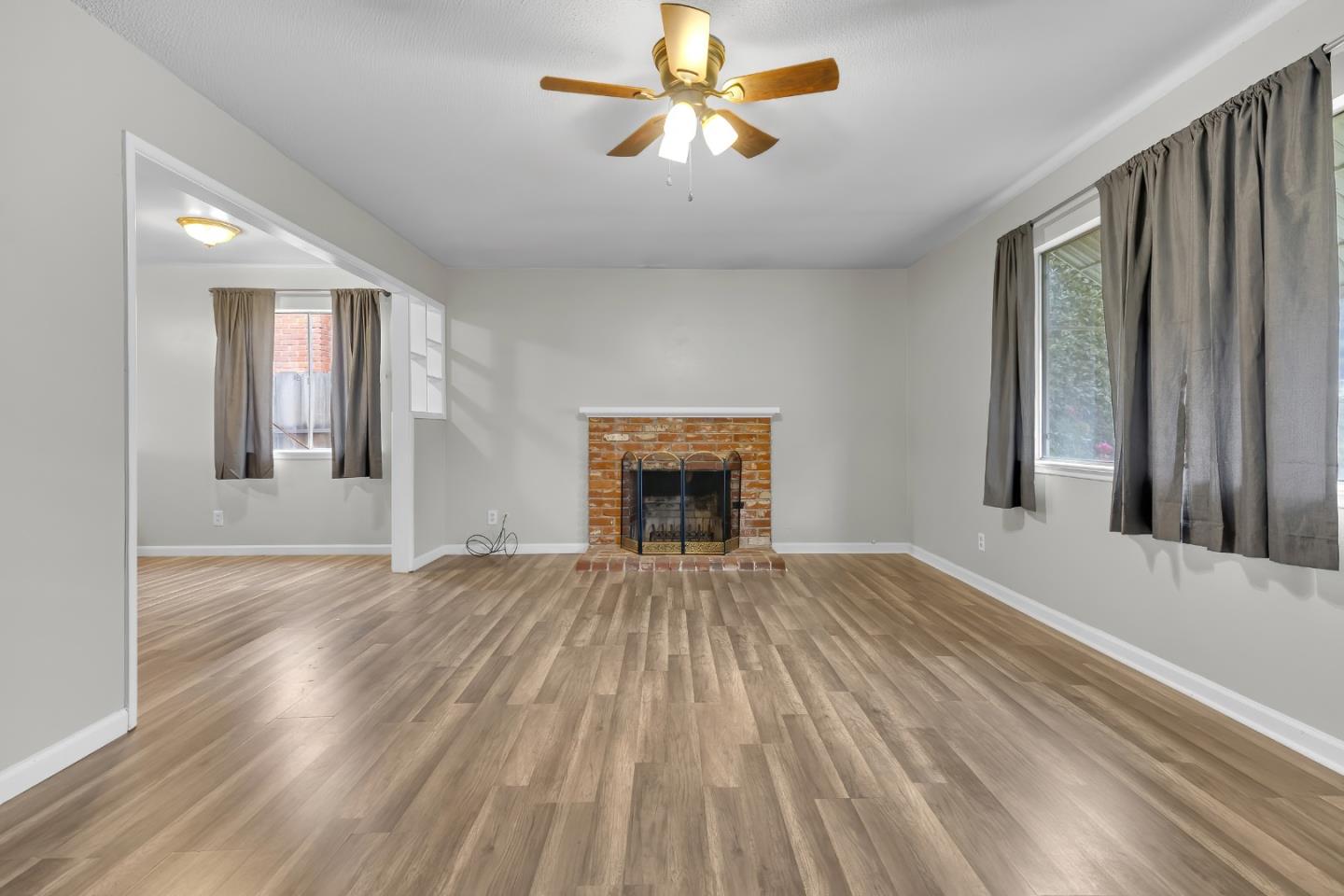 Detail Gallery Image 4 of 30 For 2733 10th Ave, Merced,  CA 95340 - 3 Beds | 2 Baths