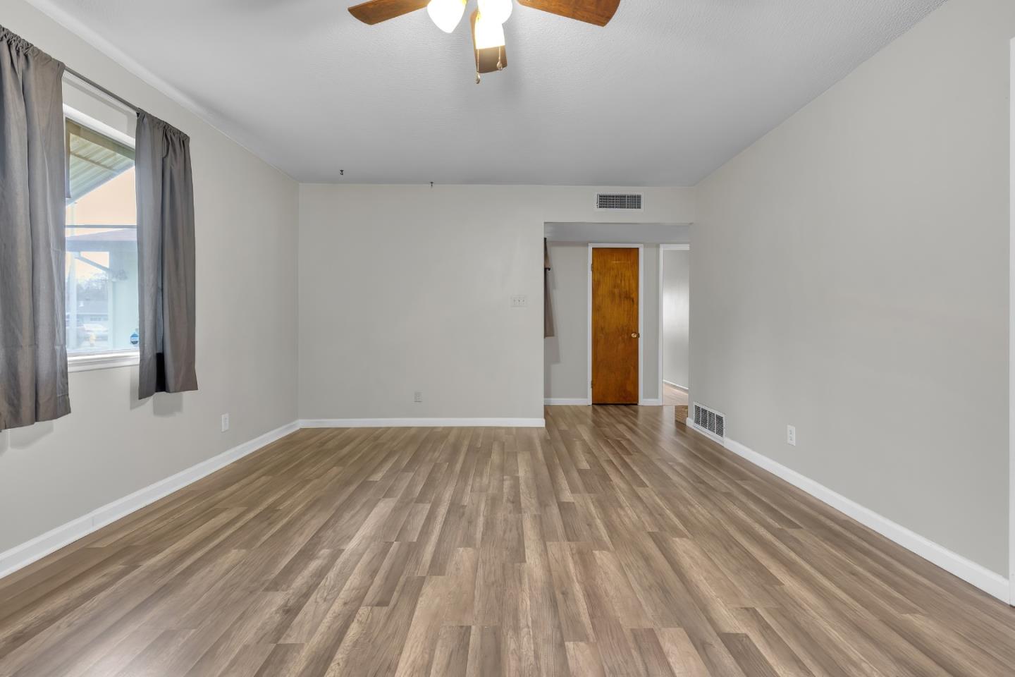 Detail Gallery Image 6 of 30 For 2733 10th Ave, Merced,  CA 95340 - 3 Beds | 2 Baths