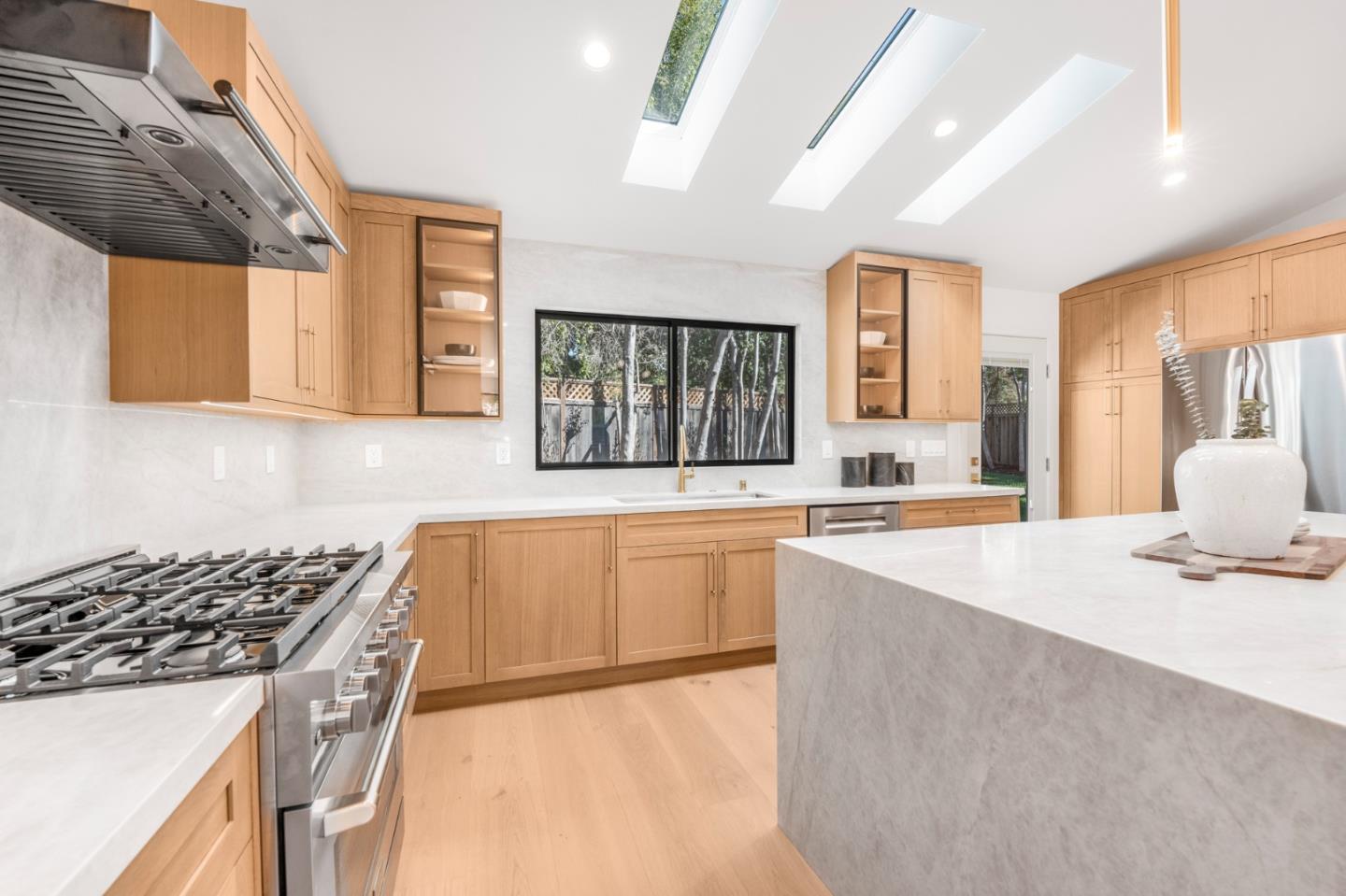 Detail Gallery Image 12 of 34 For 127 La Cienega Ct, Los Gatos,  CA 95032 - 3 Beds | 2 Baths