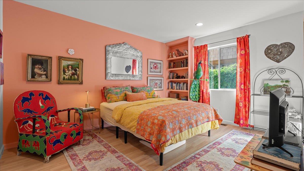 Detail Gallery Image 10 of 22 For 108/811 Clark/Pelton, Santa Cruz,  CA 95060 - 4 Beds | 3 Baths