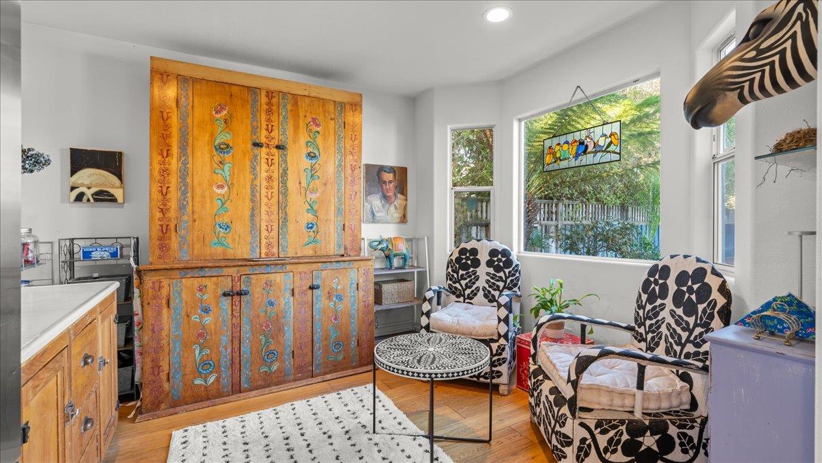 Detail Gallery Image 9 of 22 For 108/811 Clark/Pelton, Santa Cruz,  CA 95060 - 4 Beds | 3 Baths