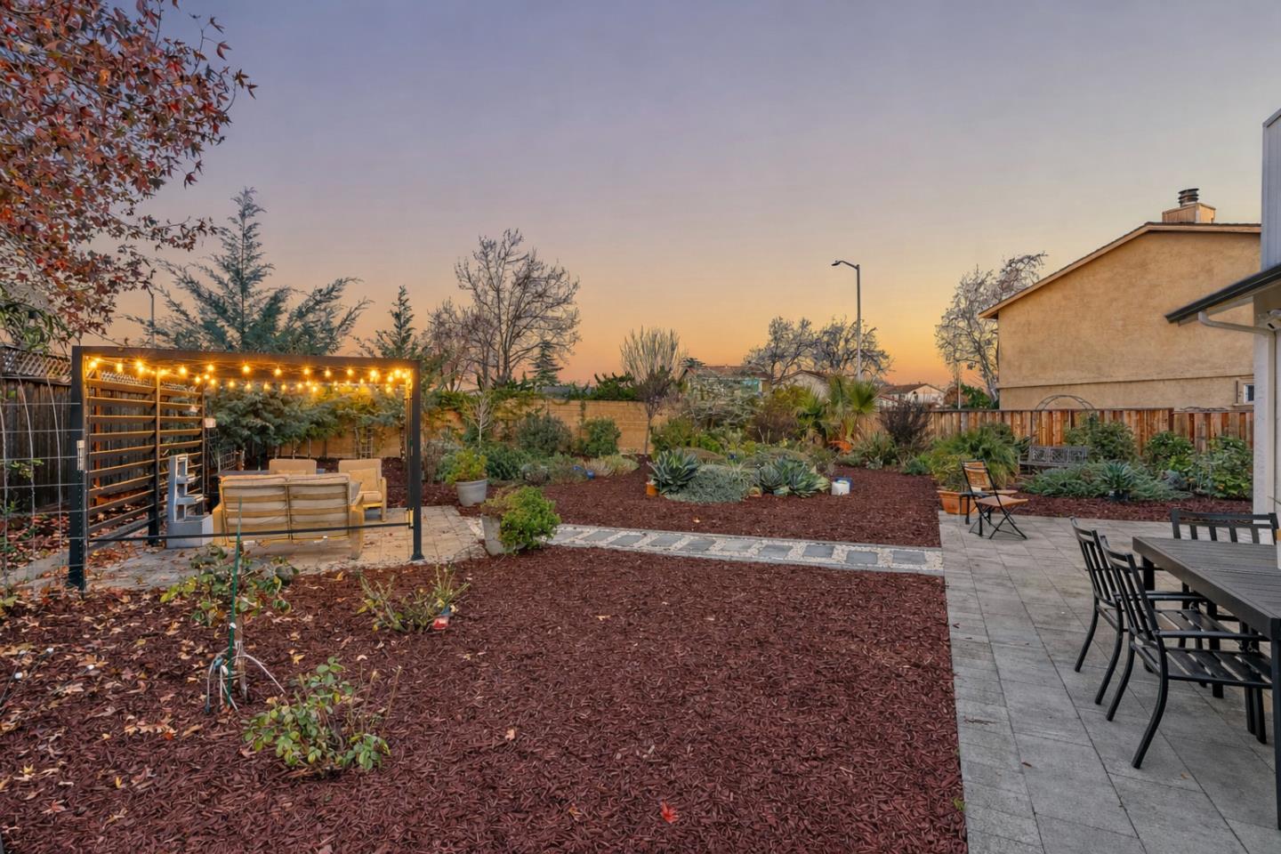 Detail Gallery Image 11 of 40 For 6133 Broadway Ave, Newark,  CA 94560 - 4 Beds | 2 Baths