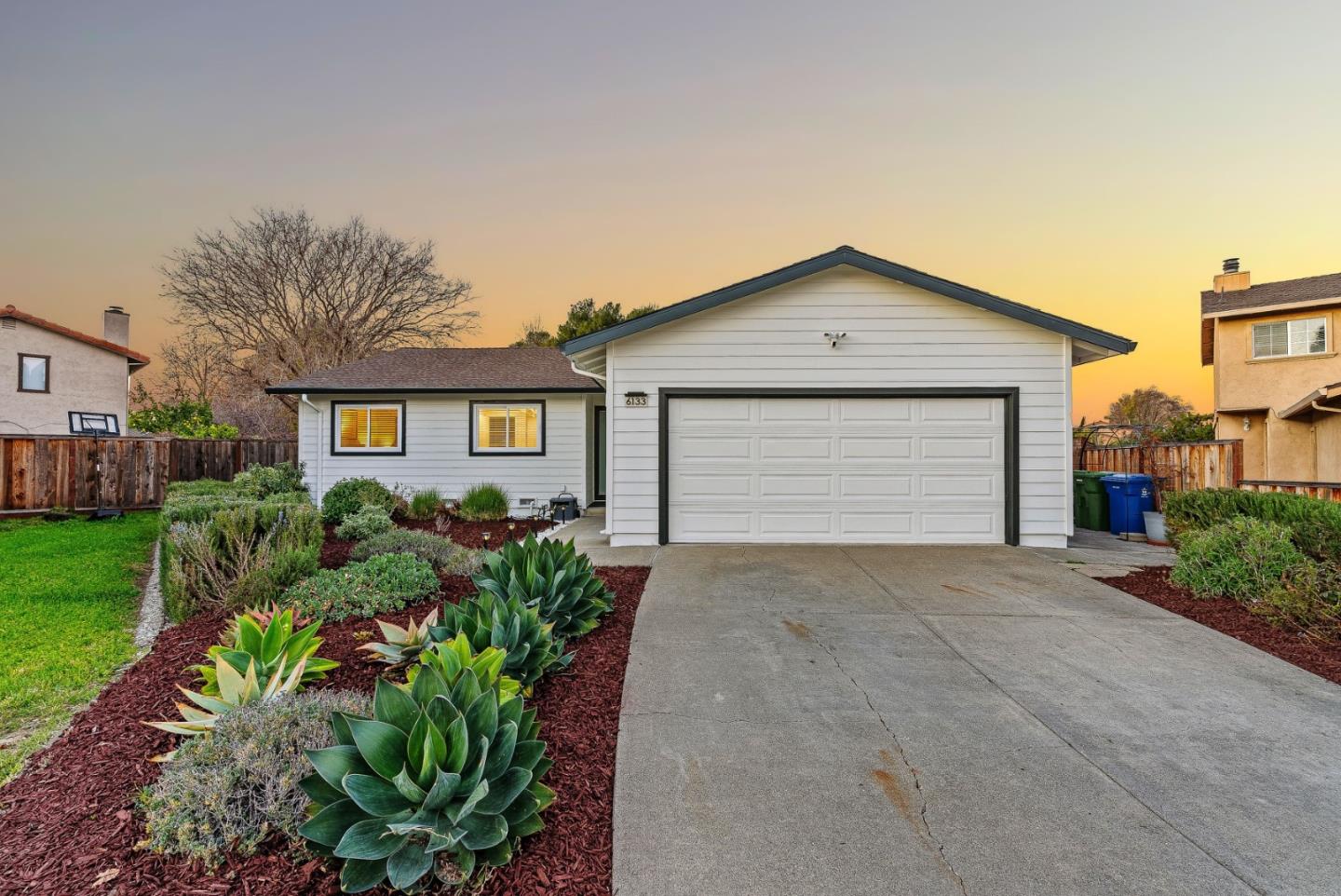 Detail Gallery Image 2 of 40 For 6133 Broadway Ave, Newark,  CA 94560 - 4 Beds | 2 Baths